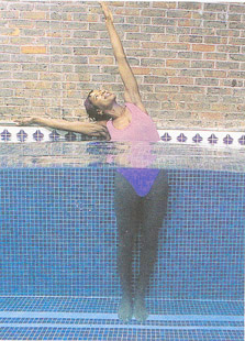 Postnatal (Standing) Aqua Stretches