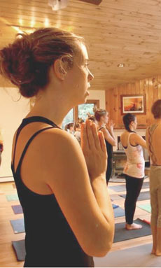 Top 10  Yoga Retreats For a Healthy Holiday