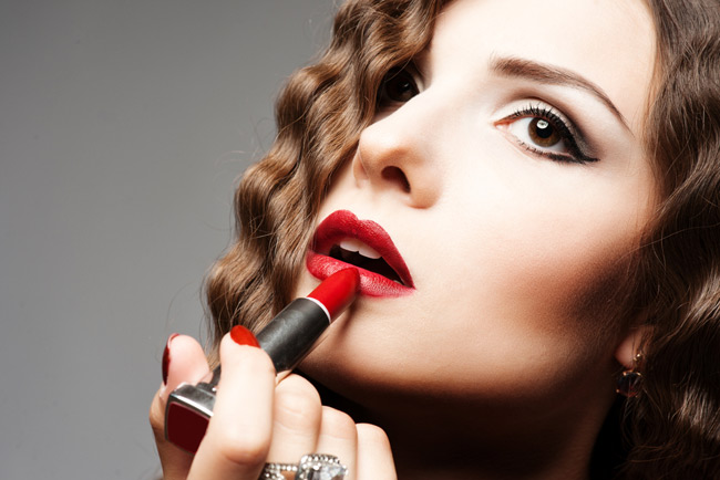Choosing the Best Dark Lipstick to Flatter Your Skin Tone