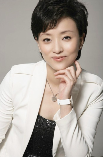 Yang Lan: An Awe Inspiring Real Life Story of a Chinese Women