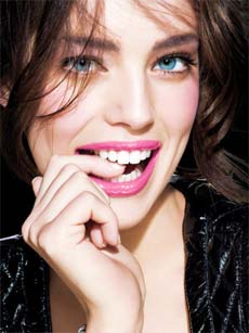 Lip Gloss: For that Casual Sexiness