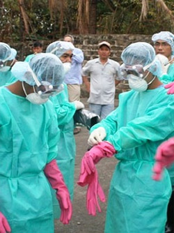 Ebola: Complete Information on Sources, Symptoms, Diagnosis and Treatment