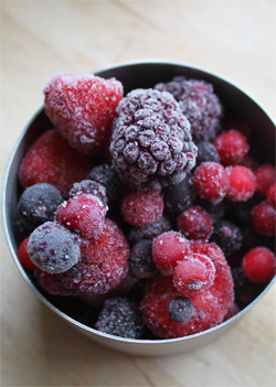 Top 10  Foods Essential to Look Good Naked