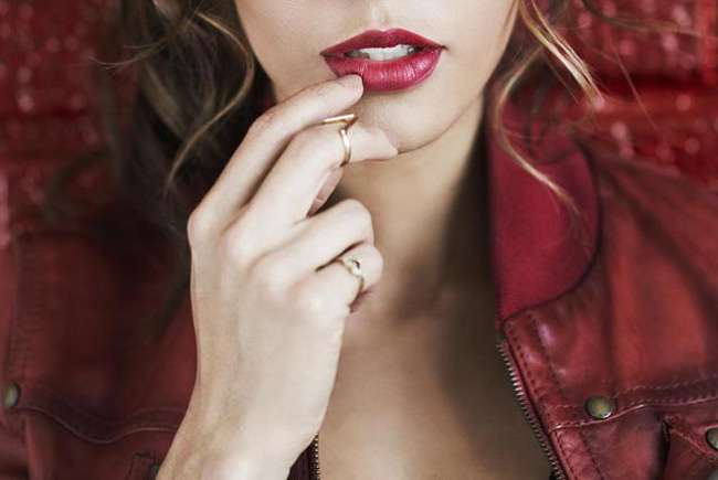 Choosing the Best Dark Lipstick to Flatter Your Skin Tone Choosing the Best Dark Lipstick to Flatter Your Skin Tone