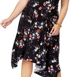 Plus Size V-Neck Daisy