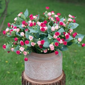 Fake Flowers Rose Outdoor Decor White Flowers Wedding Decor Roses Flowersr for Plastic Flowers Artificial Flowers Silk Flowers Fake Roses for Coffee Table Decor Rose Red Roses 6pcs
