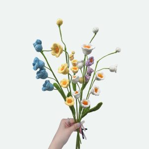 Sufeasdf Tcomenun 6 PCS Hand-Made Crocheted Flower Bouquets,Vibrant Knitted Flowers, Mini Flower Arrangement for Home Decor, for Birthdays & Holidays