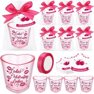 30 Sets International Women's Day Party Favors Bulk Ladies Celebrating Ladies Shot Glasses Heart Shaped Plastic Shot Cups with Gift Card