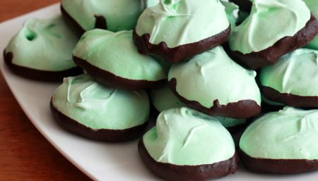 Mint-Chocolate Meringue Cookies