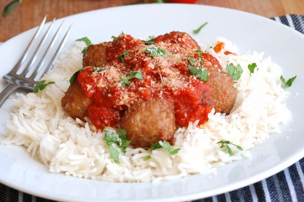 Spicy Meatballs With Red Rice