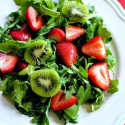 Arugula Salad with Kiwi, Strawberries and Pecans