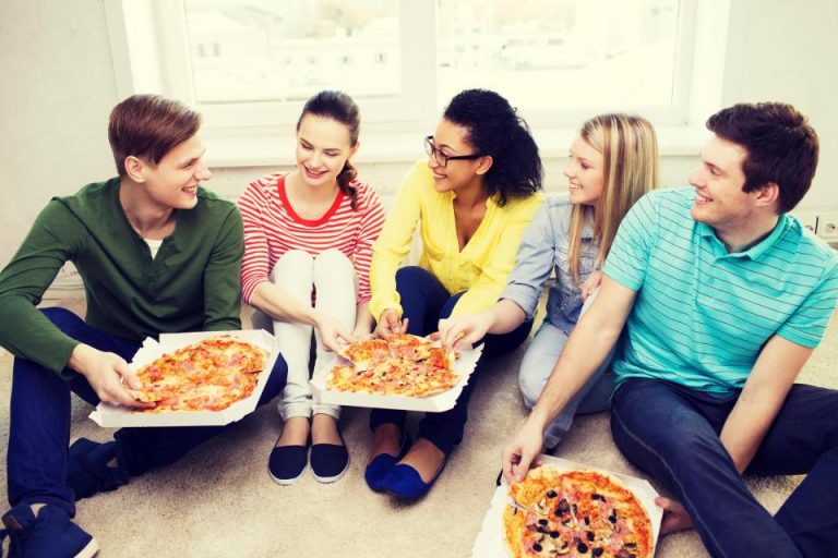 Teens likely to crave junk food after watching TV ads - Women Fitness