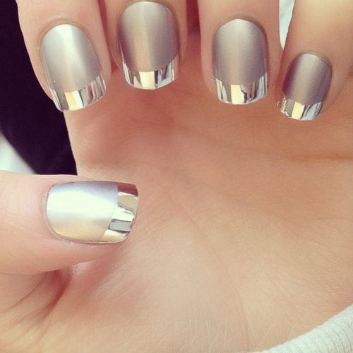 The French design combined with mirror powder, matte nails