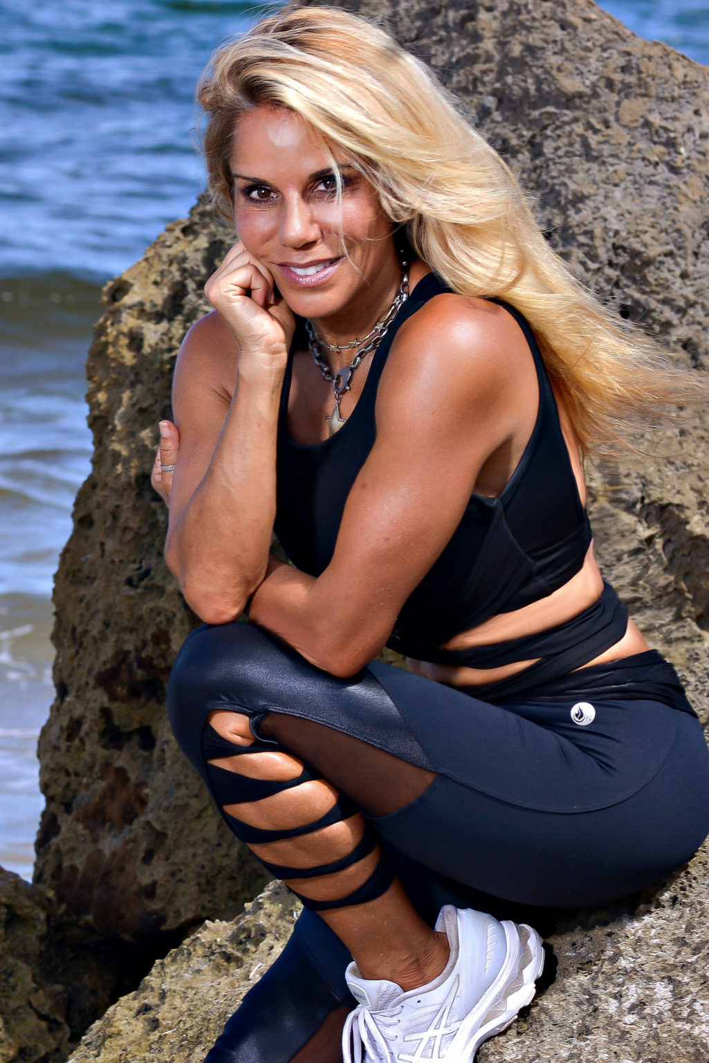 10 In-Home Body Weight Exercises for Amazing Results! - Women Fitness