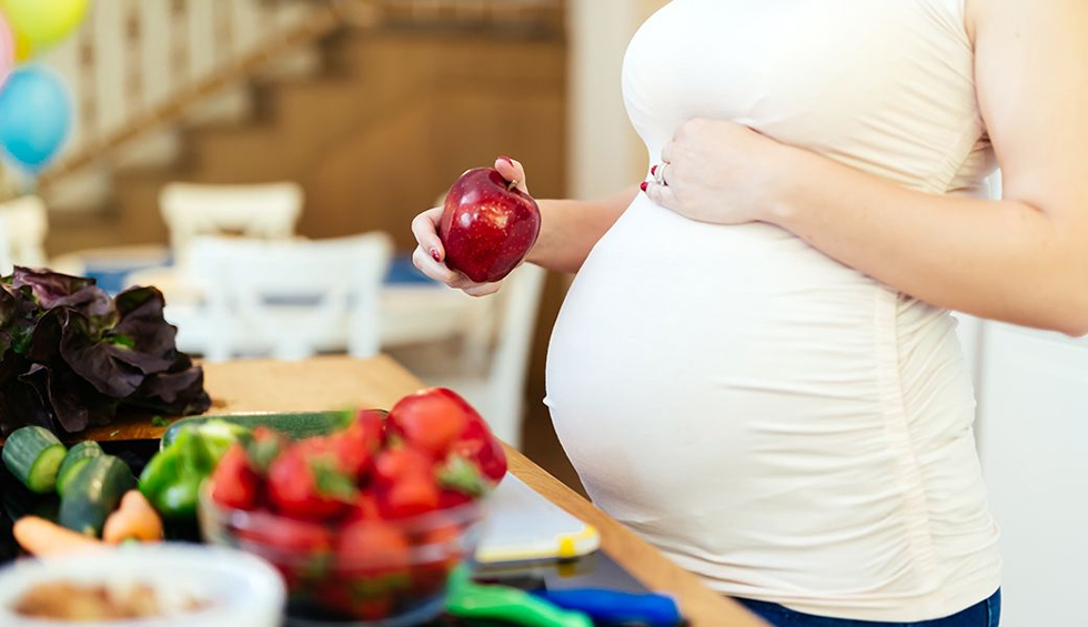 Healthy Diet Before, During Pregnancy Linked to Lower Complications