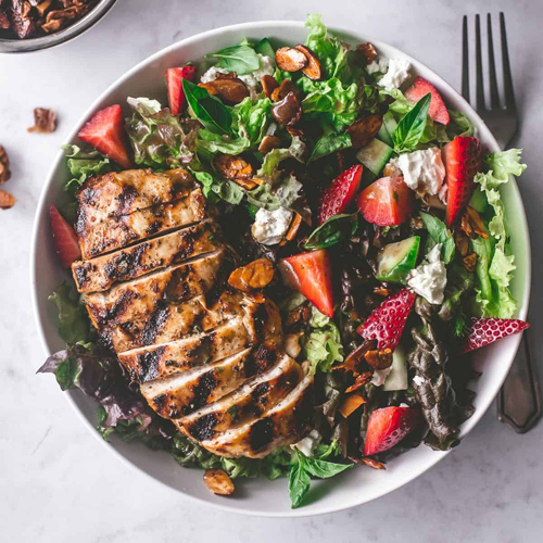 BALSAMIC GRILLED CHICKEN SALAD